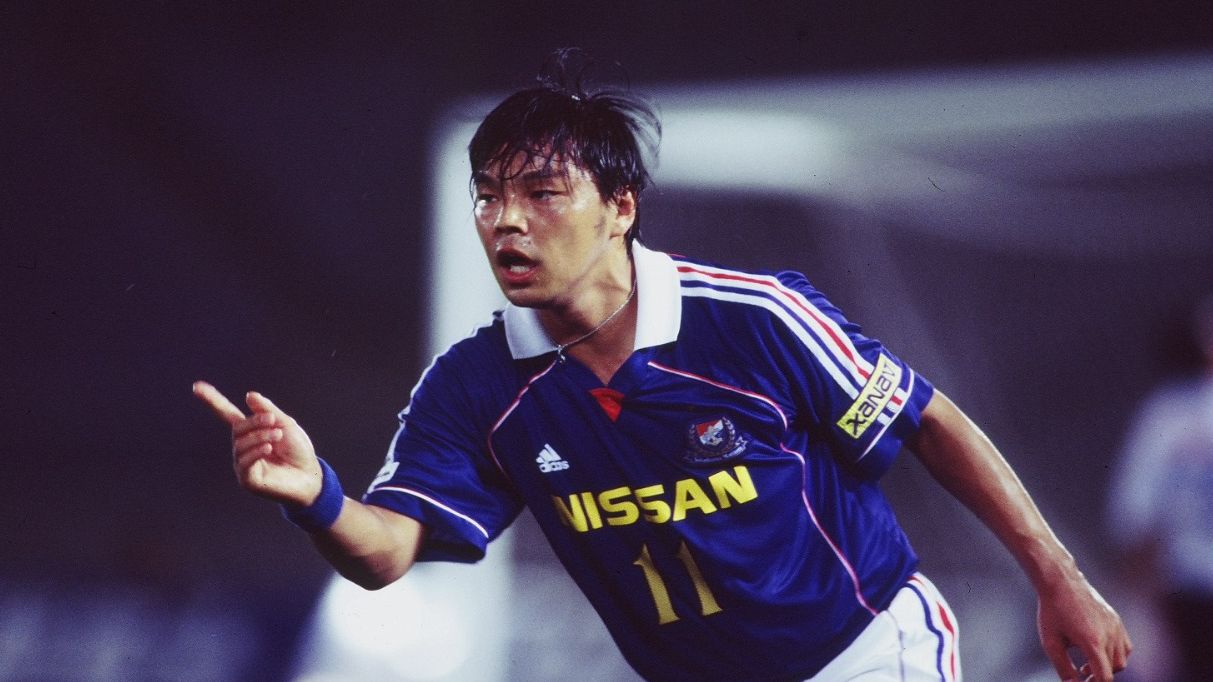 Legenda J.League dan timnas Jepang, Shoji Jo, saat membela Yokohama F. Marinos.