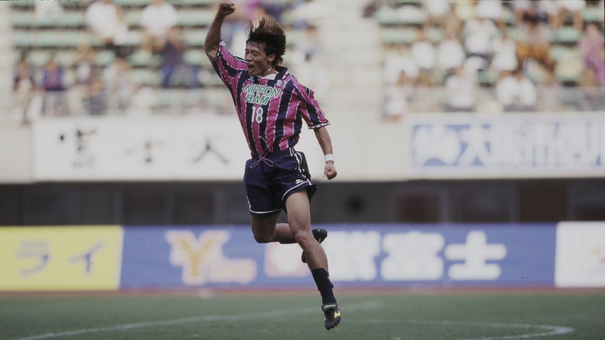 Top skor J.League 1999, Hwang Sun-hong, saat membela Cerezo Osaka.