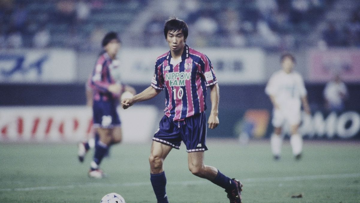 Legenda J.League, Akinori Nishizawa, saat bermain untuk Cerezo Osaka.