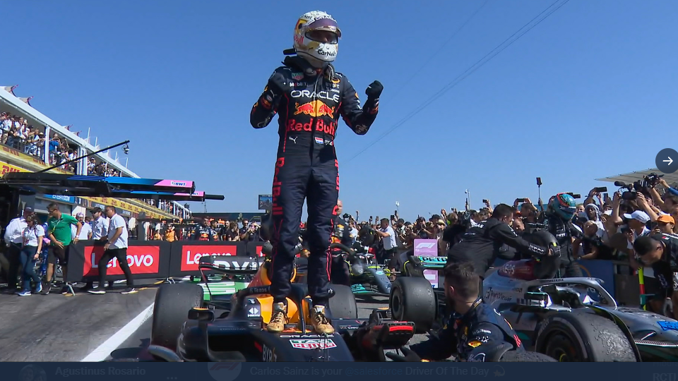 Pembalap Red Bull Racing, Max Verstappen, merayakan kemenangannya di GP Prancis 2022.