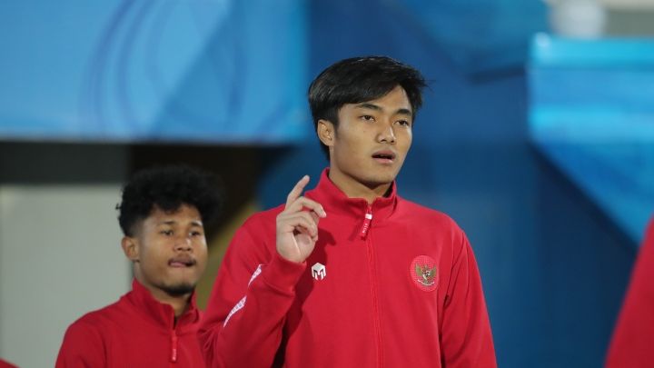 Kiper timnas U-23 Indonesia, Ernando Ari jelang laga uji coba skuad Garuda Muda kontra Tajikistan pada 19 Oktober 2021.