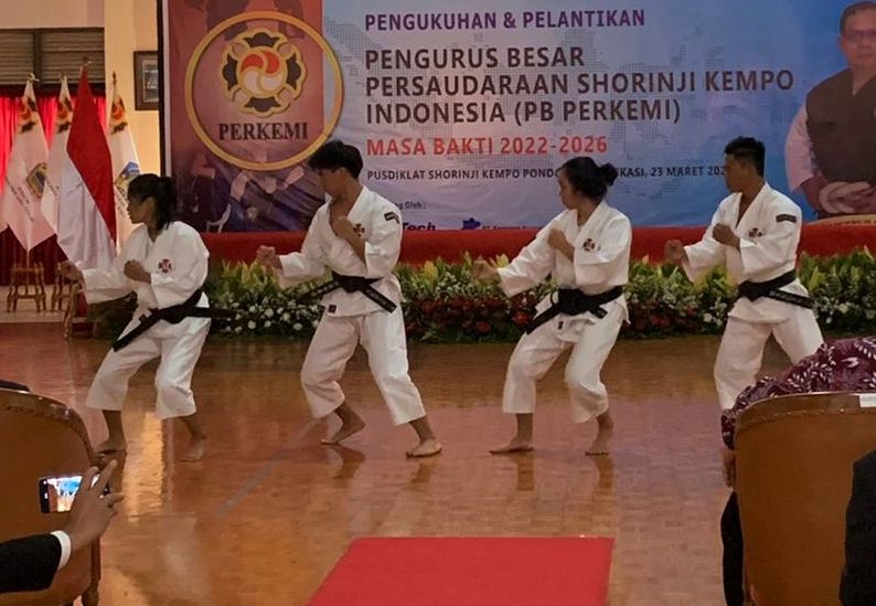 Demostrasi Tim Shorinji Kempo Indonesia dalam acara pengukuhan dan pelantikan kepengurusan baru periode 2022-2026 di di Pusdiklat Shorinji Kempo, Rabu (23/3/2022).