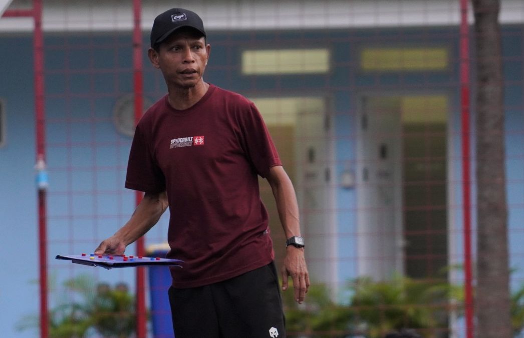 Charles Putiray pelatih Bogor City di Liga TopSkor U-17 2022.