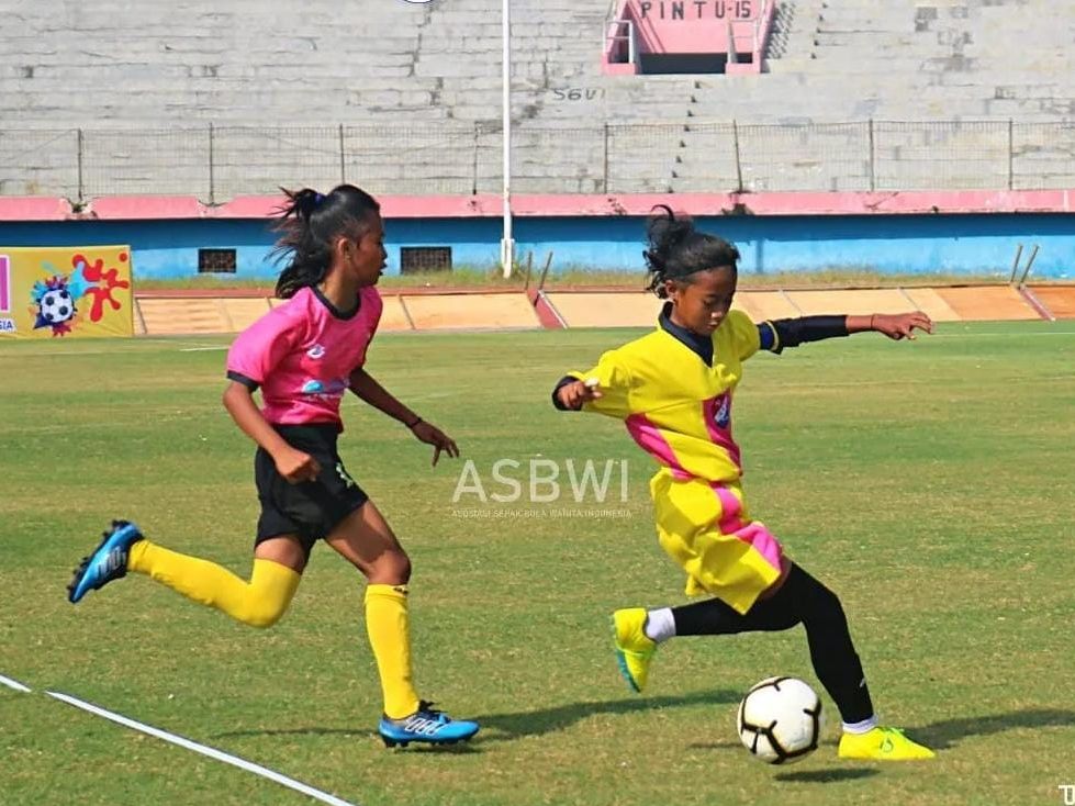 Suasana pertandingan di acara Festival U-12 Sepak Bola Putri yang diinisiasi ASBWI.