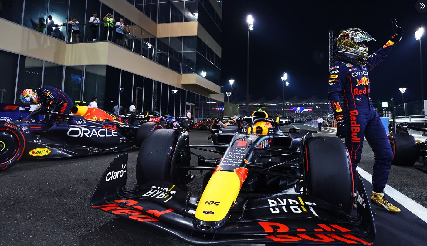 Pembalap Tim Red Bull Racing Max Verstappen akan tetap memakai nomor start 1 pada F1 2023. Tampak ia saat menjadi yang tercepat dalam sesi kualifikasi F1 GP Abu Dhabi 2022 di Sirkuit Yas Marina.