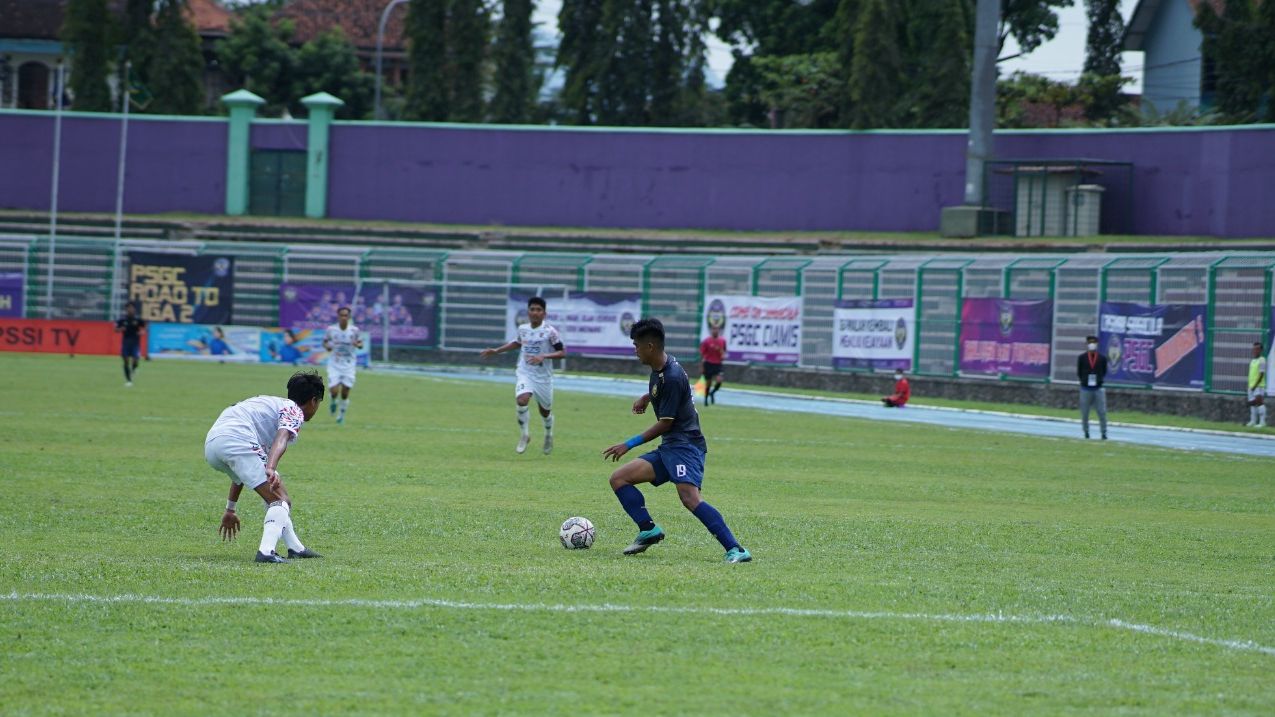 Suasana pertandingan Grup F Liga 3 2021-2022 antara Mataram Utama melawan Persisam United, Kamis (10/2/2022).
