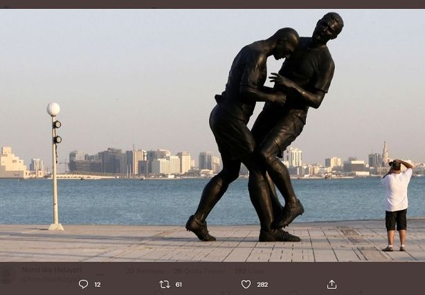 Penggemar sepak bola akan kembali bisa menikmati kreasi patung tandukan kepala Zinedine Zidane pada Marco Materazzi selama pelaksanaan Piala Dunia 2022 di Qatar.