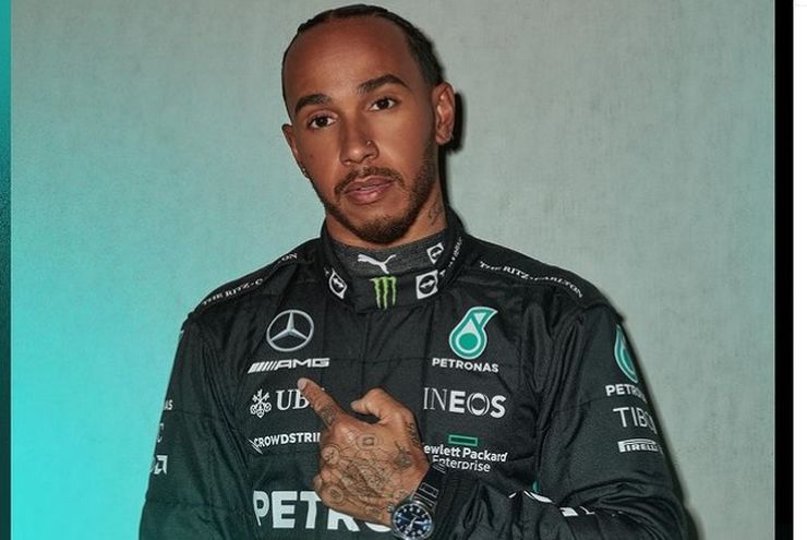 Gegara Perhiasan Lewis Hamilton, Mercedes Kehilangan Uang Rp373 Juta