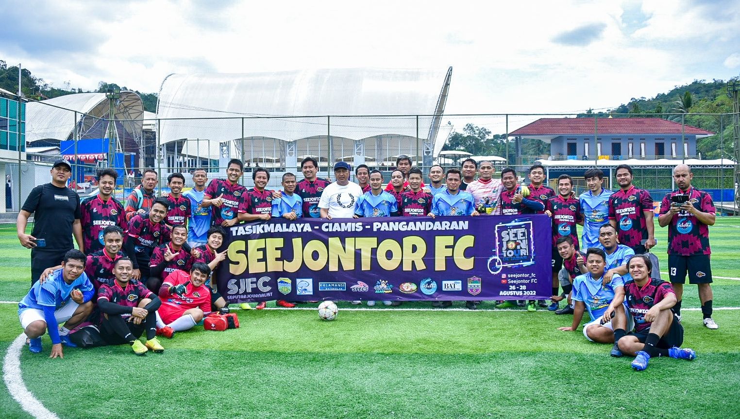 SJFC bersama Persib Legend di Wahana Alam Parung, Tasikmalaya, Sabtu (27/8/2022).
