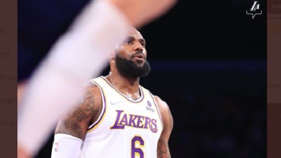 LeBron James saat memperkuat LA Lakers dalam NBA Chirstmas Games 2021 kontra Brooklyn Nets  pada Minggu (26/12/2021) WIB di Crypto.com Arena, Los Angeles, Amerika Serikat.