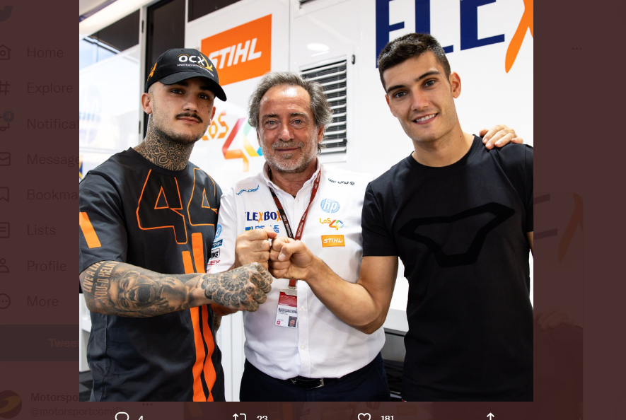 Sito Pons (tengah) diapit kedua pembalapnya yang turun di Kejuaraan Dunia Moto2 2022 lalu Aron Canet (kiri) dan Jorge Navarro. Tim Pons Racing sempat berbicara soal proposal tim satelit untuk MotoGP tetapi ditolak oleh Dorna Sports.  