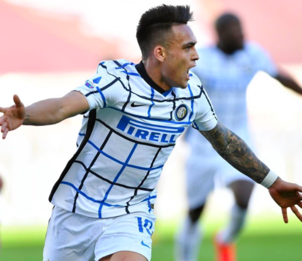 Lautaro Martinez merayakan gol ke gawang Torino, Minggu (14/3/2021).