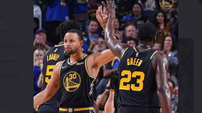 Golden State Warriors berhasil meraih kemenangan keempat atas Denver Nuggets pada laga babak pertama NBA Playoff 2022 yang digelar di Chase Center pada Kamis (28/4/2022) WIB,
