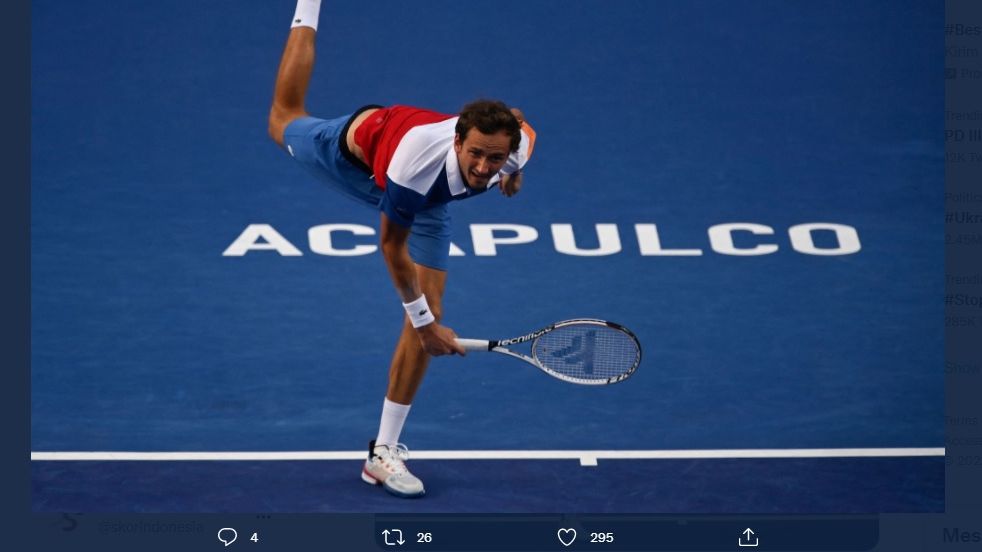 Daniil Medvedev sukses melaju ke semifinal Mexican Open 2022 usai meraih kemenangan atas Yoshihito Nishioka pada Jumat (25/2/2022) WIB.