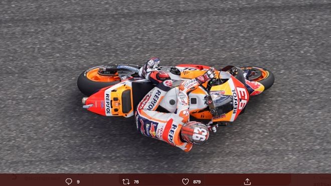 Aksi Marc Marquez (Repsol Honda) kala melibas salah satu tikungan COTA dalam sesi MotoGP Americas 2021 yang digelar Jumat (1/10/2021) waktu setempat.