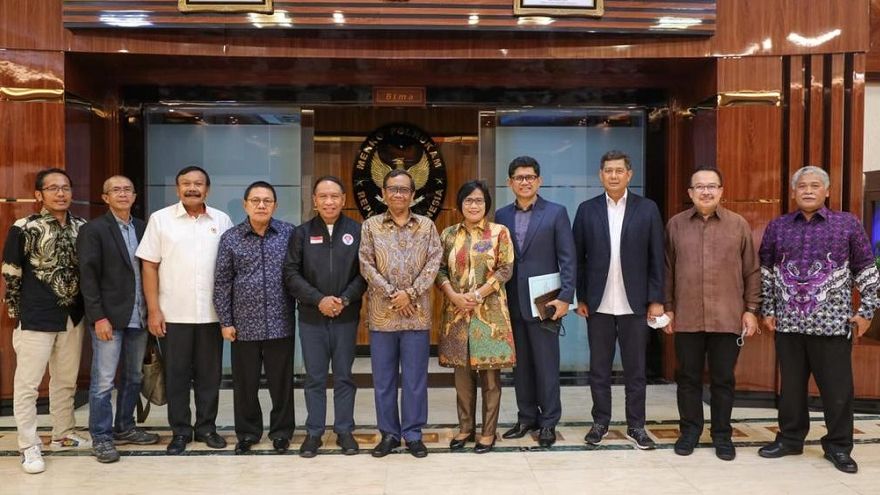 Tim Gabungan Independen Pencari Fakta (TGIPF) yang diketuai Menko Polhukam, Mahfud MD dan Wakil Ketua Menpora Zainudin Amali.