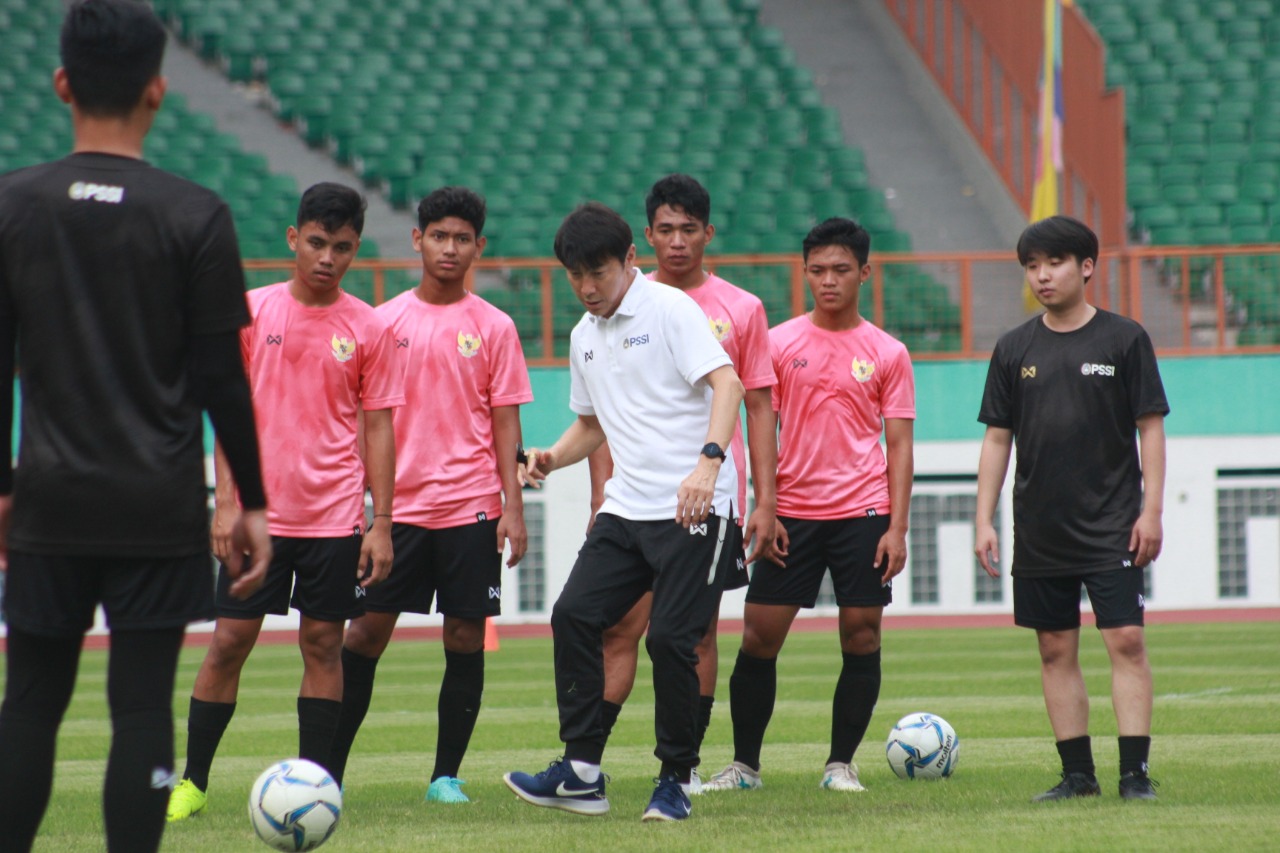 Shin Tae-yong Ingin Pemain Timnas Indonesia U-19 Lebih Berani Bertarung
