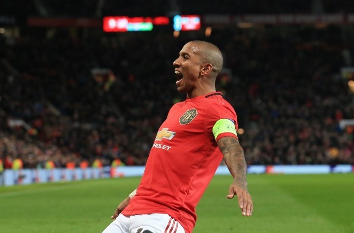 Berita Transfer: Manchester United Sepakat Ashley Young ke Inter Milan