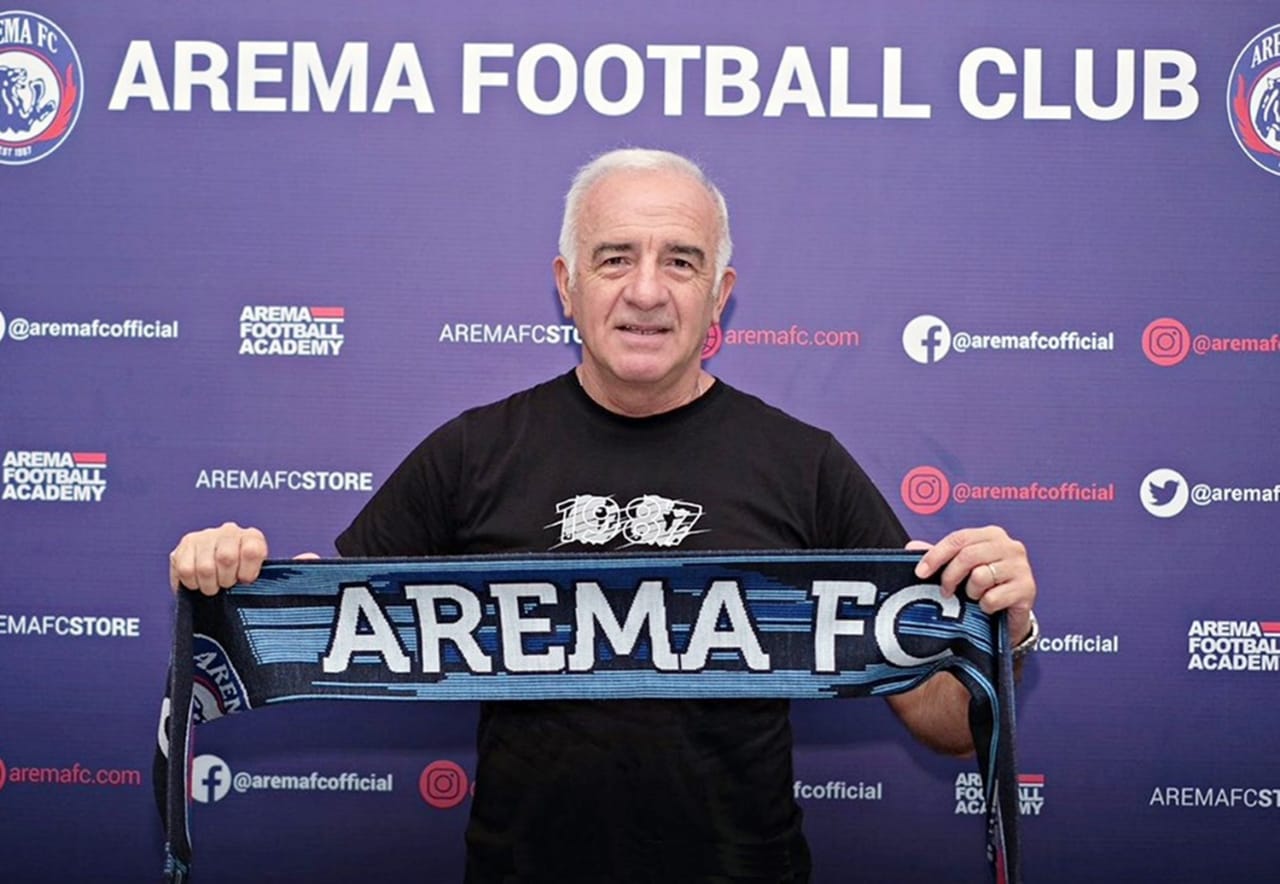 Mario Gomez Nantikan Kehadiran Tiga Pemain Asing Arema FC