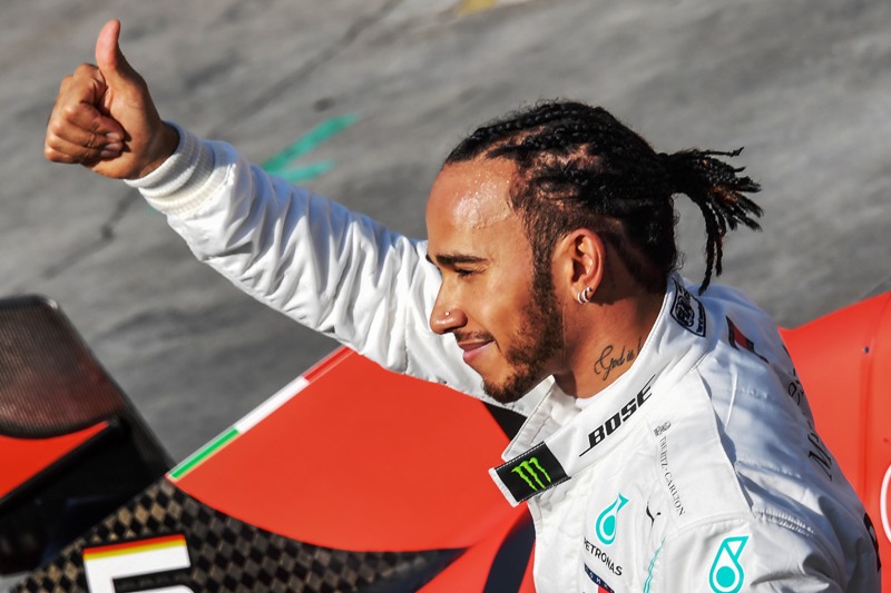 Enggan Bahas Kontrak, Lewis Hamilton Sebut Persaingan Tim Papan Tetap Sama