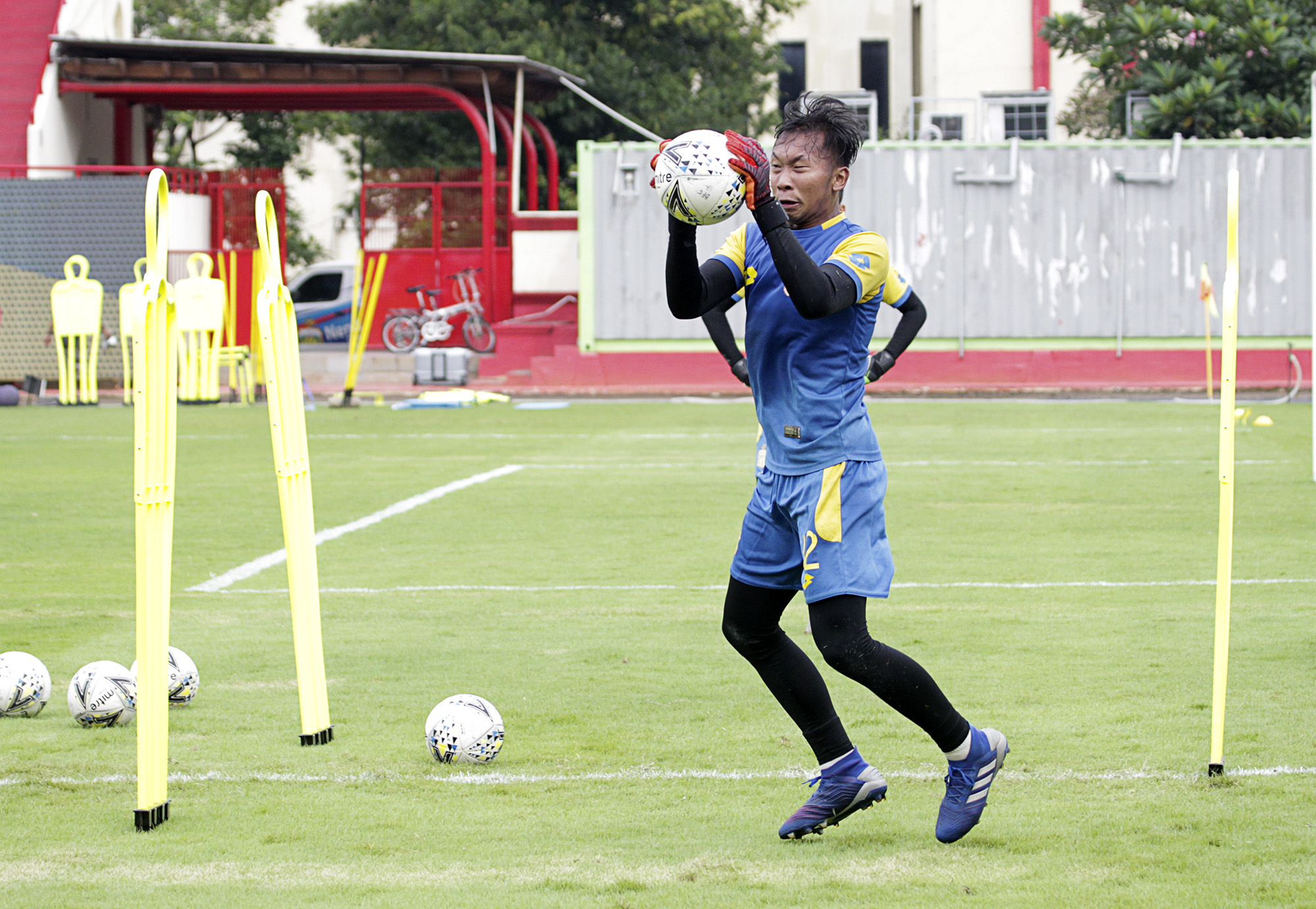 Liga 1 Segera Dimulai, Kiper Bhayangkara FC Justru Khawatir Corona