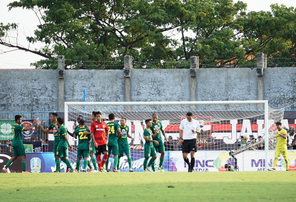 Babak Pertama Madura United vs Persebaya, Brace Makan Konate Bawa Bajul Ijo Unggul