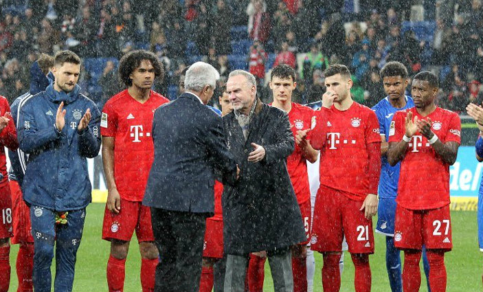 Saat Bayern Munchen dan Hoffenheim Protes Ulah Suporter