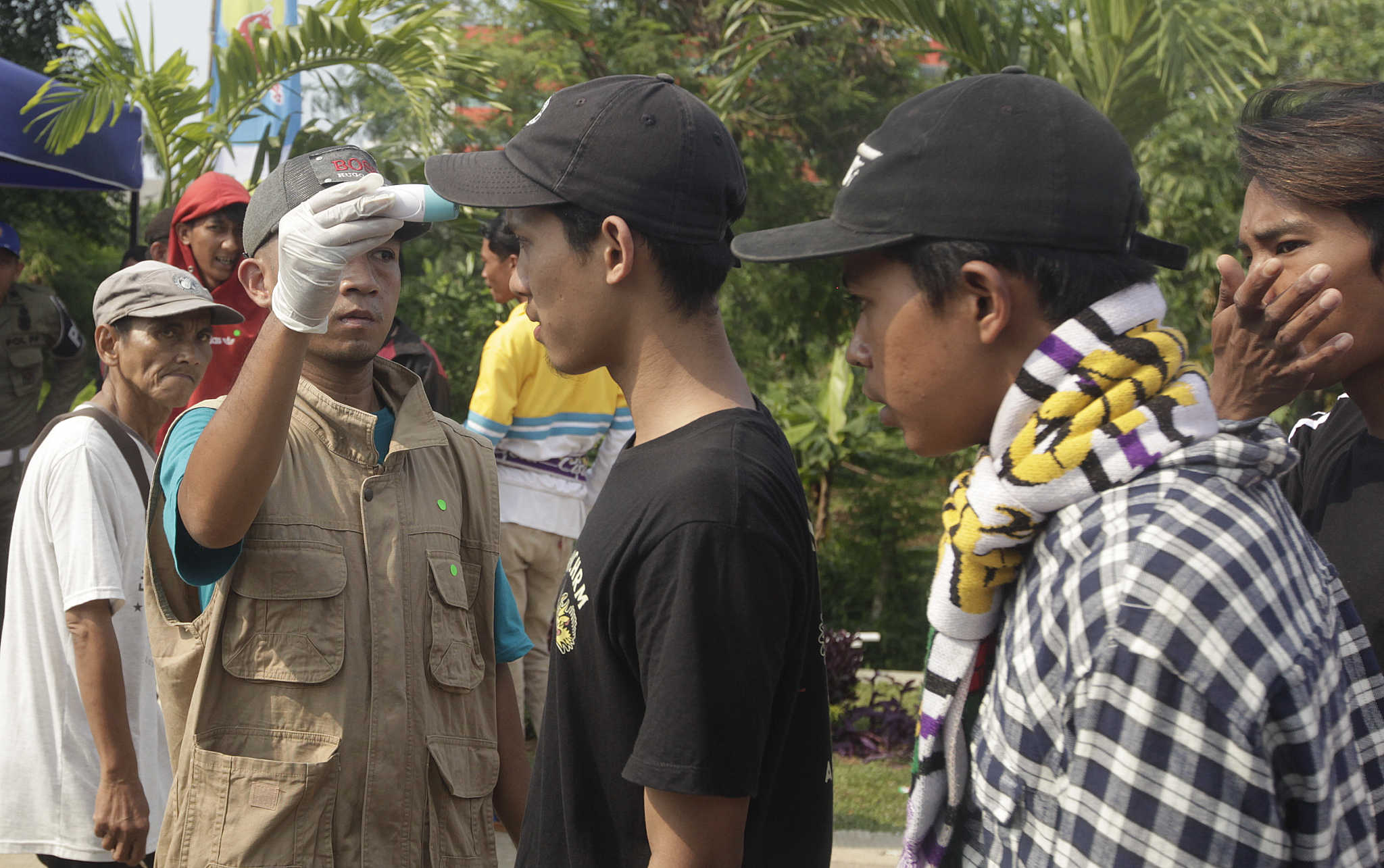 Antisipasi Corona,  Acungan Jempol untuk Persita saat Jamu PSM Makassar 