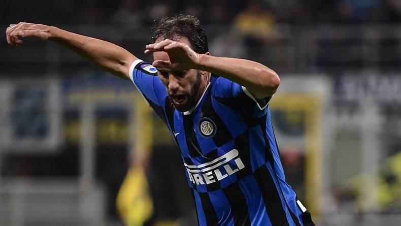Kalah Bersaing, Inter Milan Persilakan Diego Godin Pergi
