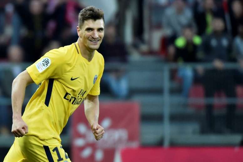 Dortmund Dikabarkan Capai Kata Sepakat untuk Gaet Bek PSG, Thomas Meunier