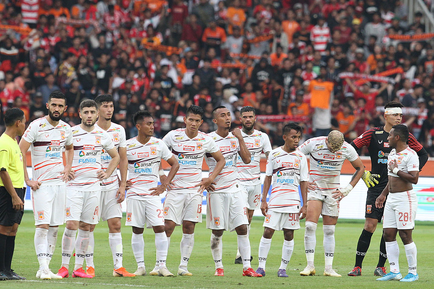 3 Musim Kompetisi Sepak Bola Indonesia yang Dihentikan di Tengah Jalan