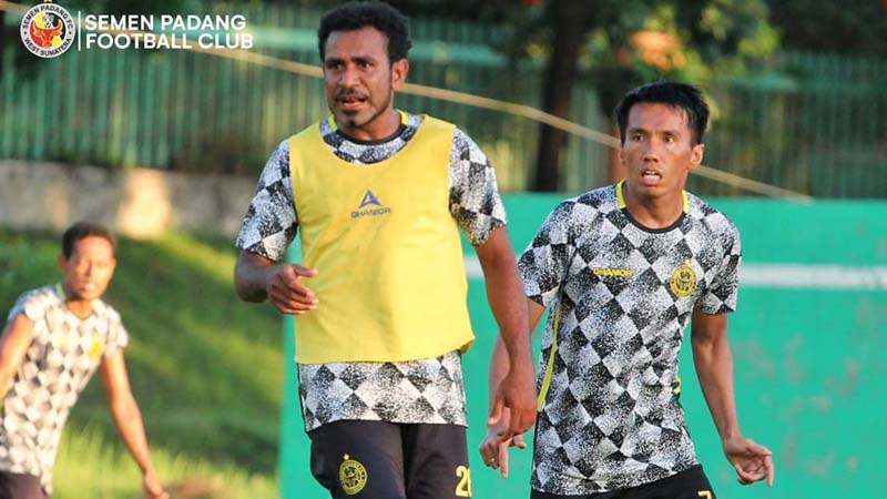 Pemain Semen Padang FC Menakar Kekuatan Derbi Sumatra