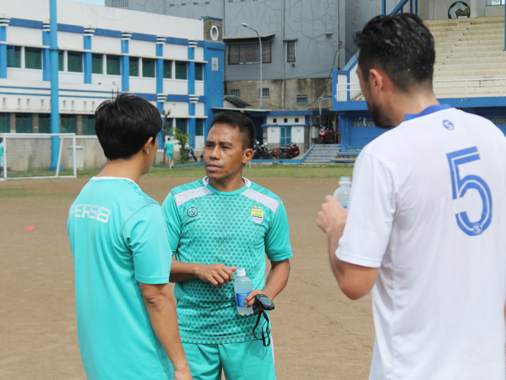 Kapok Berbisnis, Asisten Pelatih Persib Pilih Fokus di Sepak Bola