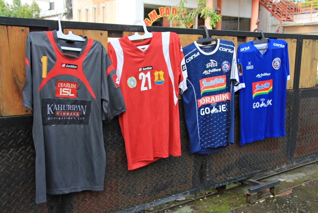 Lelang Jersi Tim ''Tarkam'' Rasa Pro Dokjreng FC dari Malang untuk Kemanusiaan