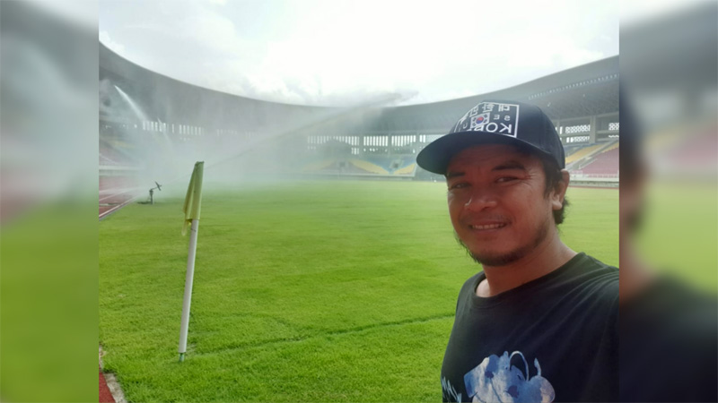 Rumput Stadion Manahan Terpaksa Dirawat Medium Maintenance