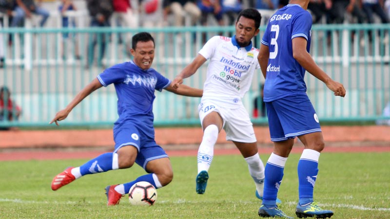 Mantan Bek Persib Sebut Cristian Gonzales Striker Paling Merepotkan