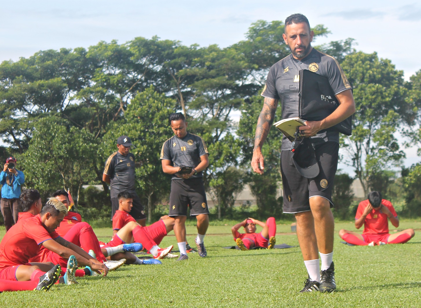 Lockdown Diperpanjang, Kuartet Argentina Arema FC Makin Cemas