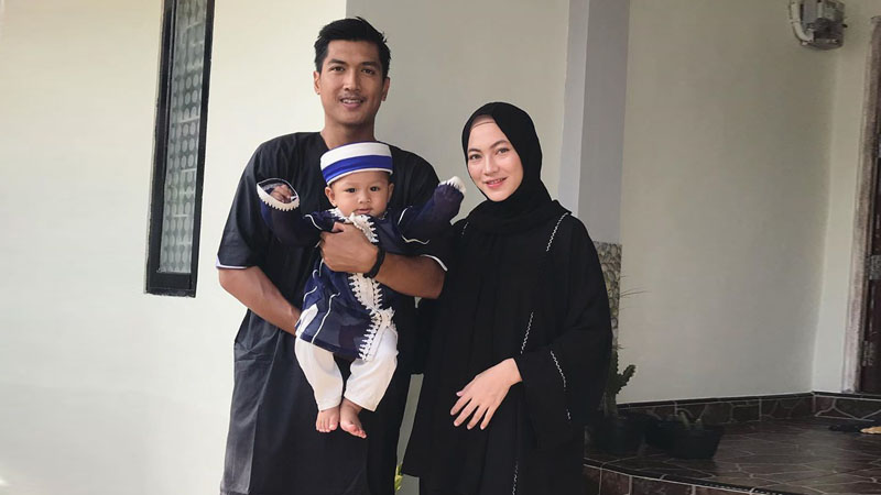 Gelandang Sriwijaya FC Jadi Baby Sitter Selama Liga Ditunda Sementara