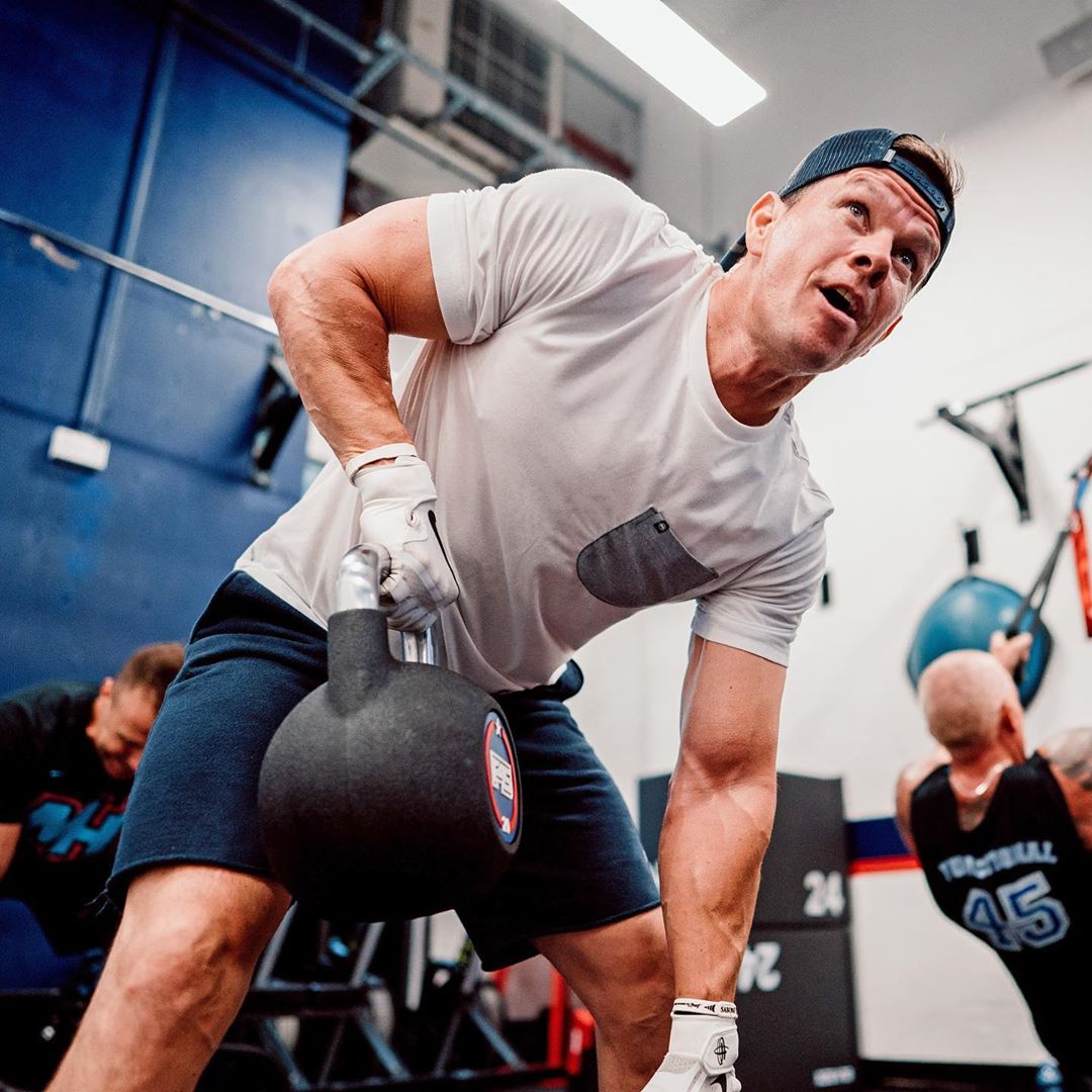 Mark Wahlberg, Aktor yang Menginspirasi Atlet dan Selebritas Melalui Latihan F45