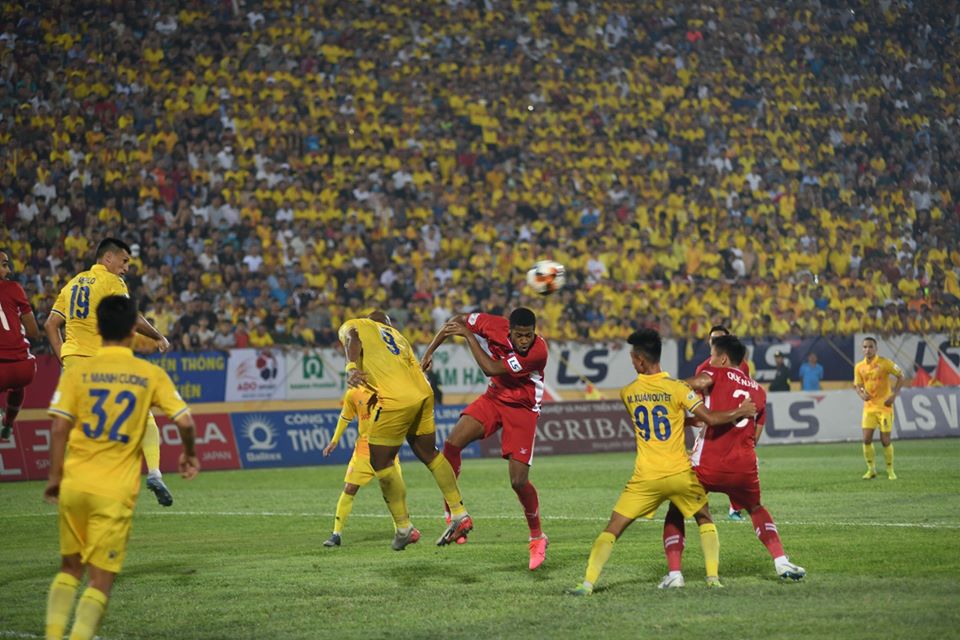Liga Vietnam Restart, Suporter Penuhi Stadion dan Tak Takut Virus Corona