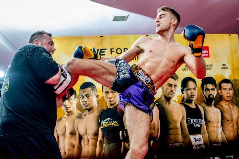 Mantan Juara Dunia Muay Thai Jonatan Haggerty Isyaratkan Terjun ke MMA