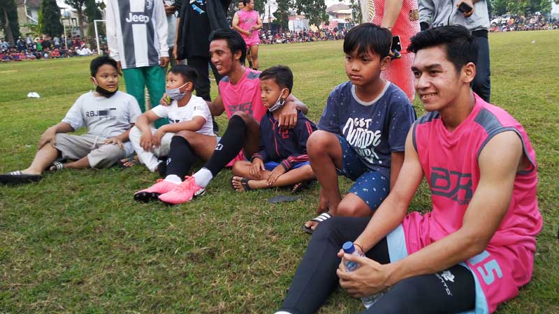 Duo Bintang Timnas Indonesia Hebohkan Warga Karanganyar