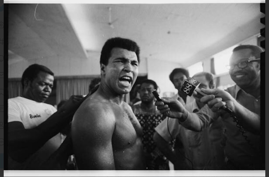 Kisah Istri Legenda Tinju Muhammad Ali dan Pakaian Serba Hitam saat Kekalahan 50 Tahun Lalu