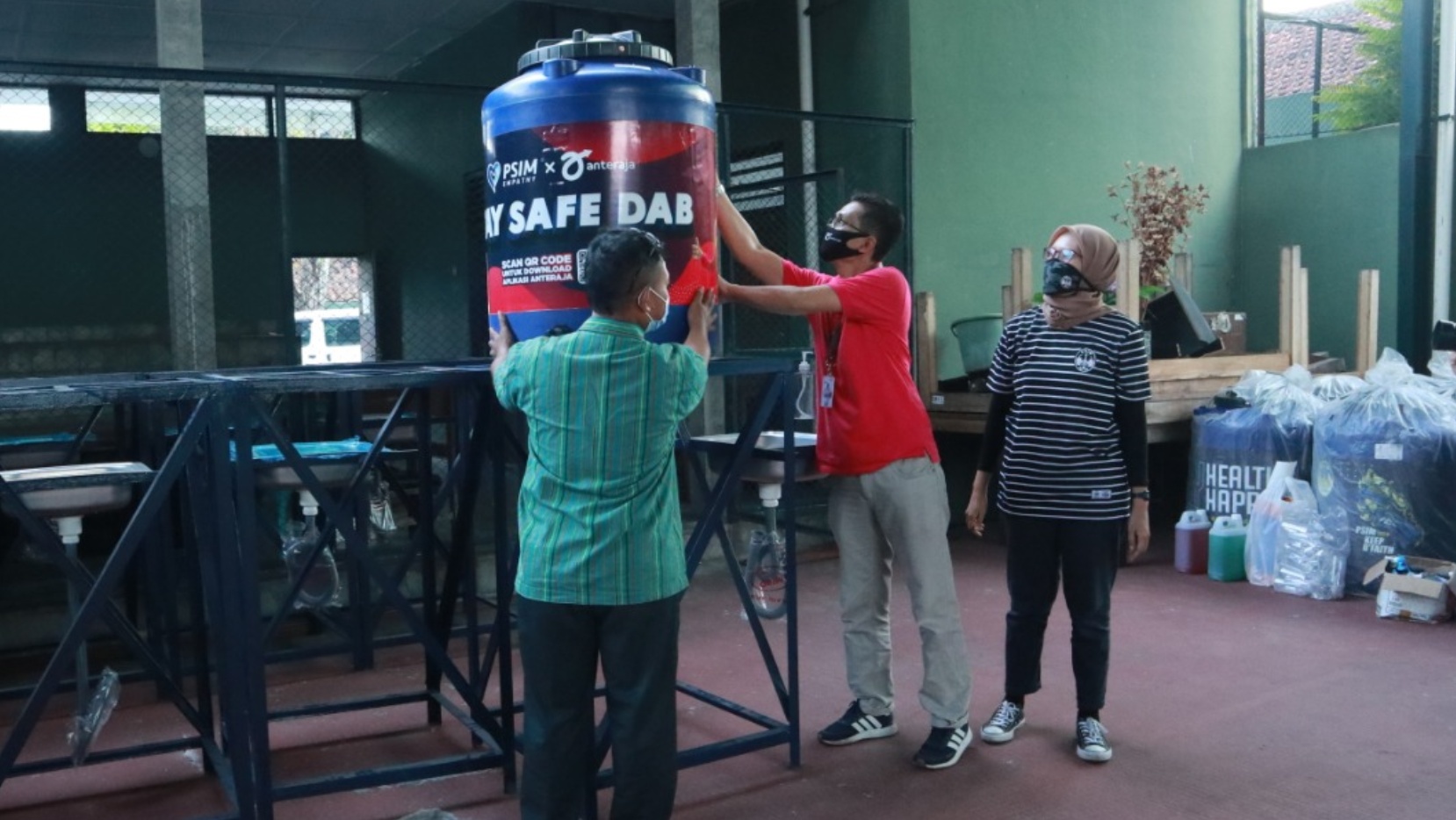 PSIM Yogyakarta Salurkan Donasi Portable Hand Washer di Kawasan Malioboro