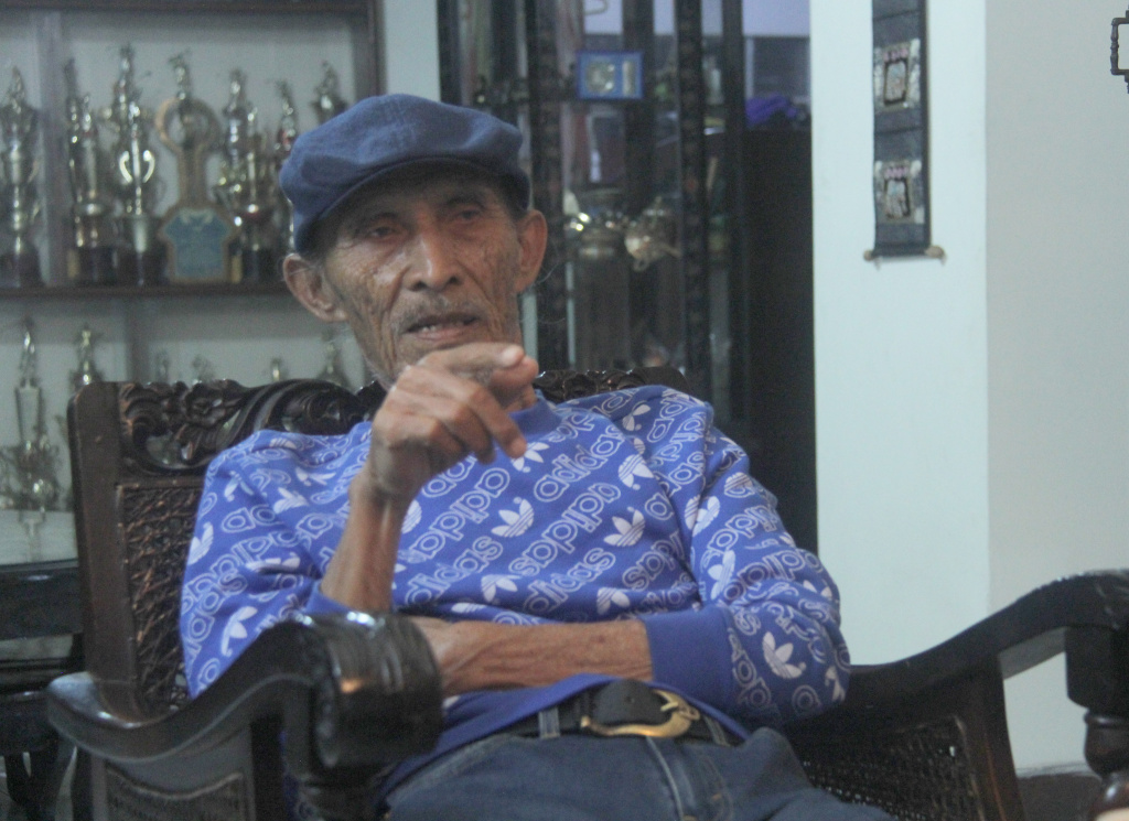 Sulit Makan, Pelatih Legendaris Persib Indra Thohir Masih di Rumah Sakit
