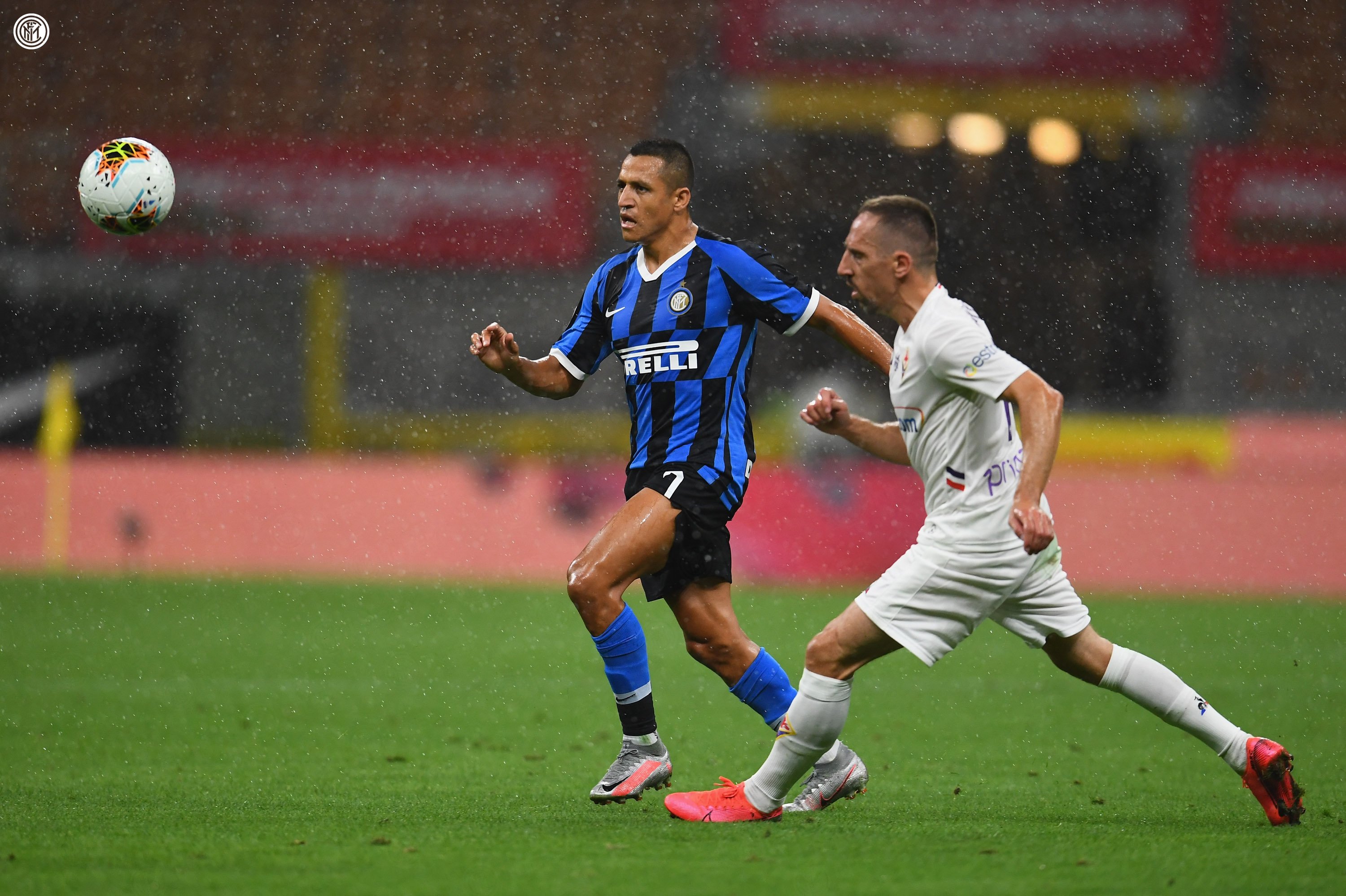 Alexis Sanchez Merasa Inter Milan ''Masih Jauh'' dari Scudetto