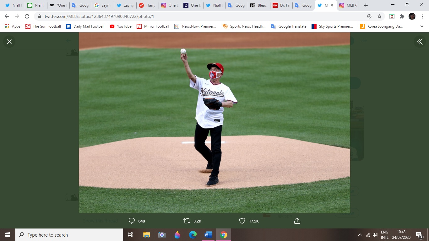 Lakukan Lemparan Pertama MLB 2020, Dr Anthony Fauci Jadi Bahan Olok-olok di Internet