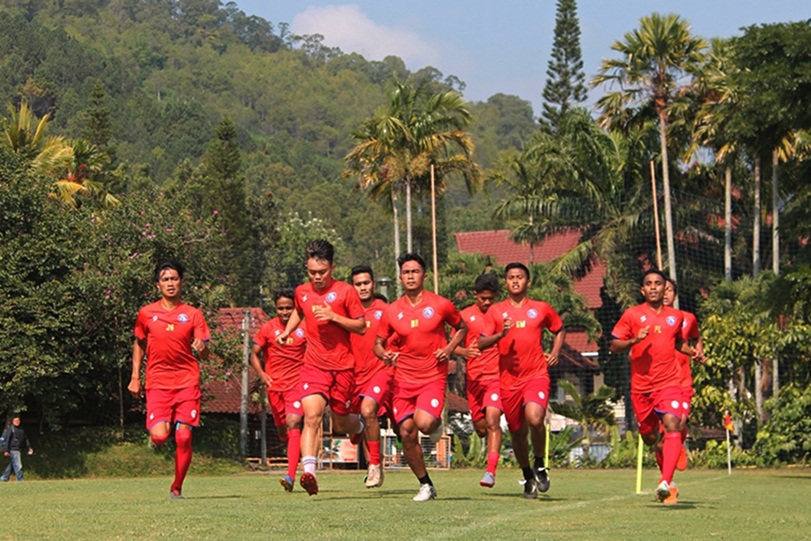 Pelatih Baru Arema FC Minta Tambahan Jam Latihan Lewat Grup WA