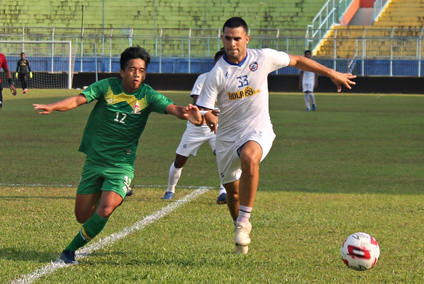  Arema FC Sukses Bungkam Tim PON Jatim dengan Penampilan Keras