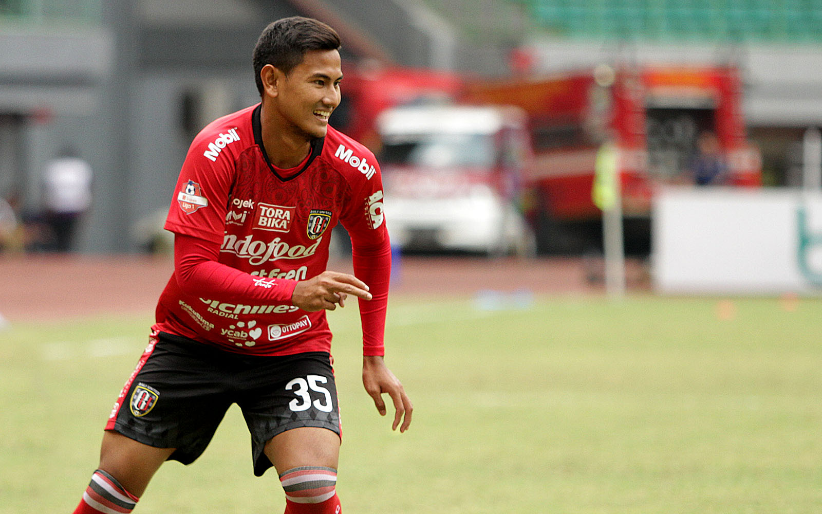 Liga 1 2020 Kosong, Bek Bali United Jaga Kondisi Fisik sembari Beramal